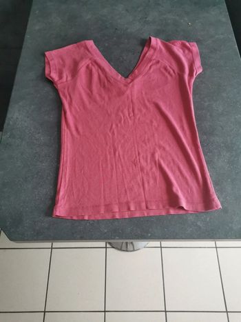 Très joli tee shirt femme col en v