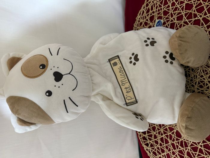 Doudou Chat Blanc Marron Rayé Cocard P’tit Miaou MOTS D’ENFANTS range pyjama - photo numéro 4