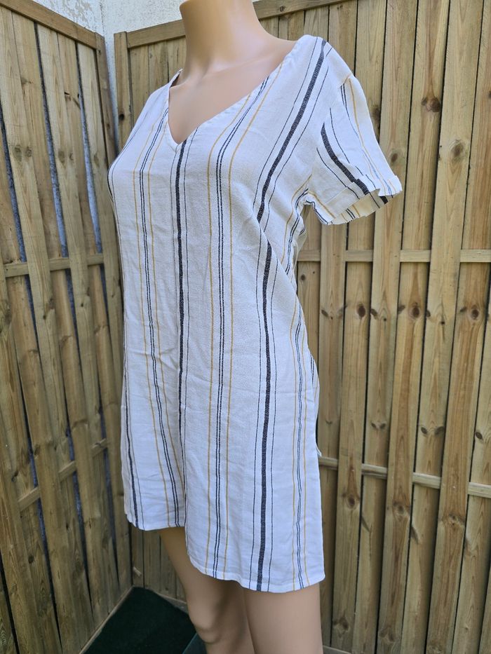 Robe neuve 🍒Pretty little thing🍒taille 34 achetée 29€99