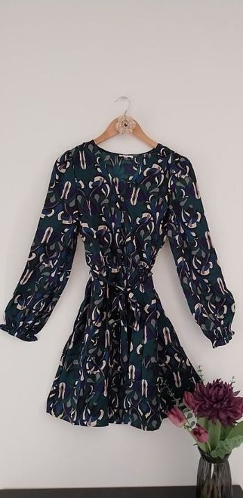 Belle robe à motifs colorée