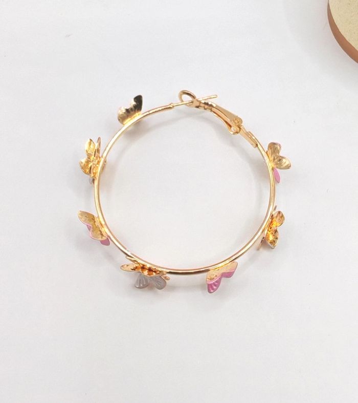 Boucles d'oreilles créoles papillon - photo numéro 5