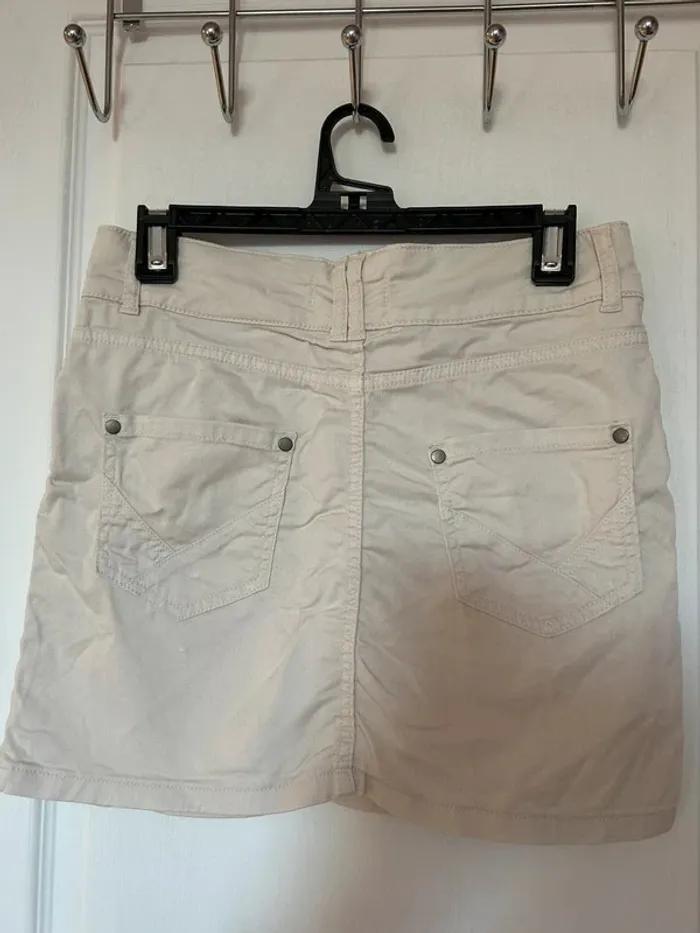 Jupe courte beige - photo numéro 3