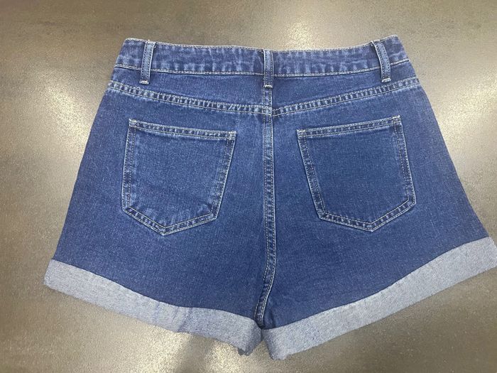 Short en jean bleu - photo numéro 2