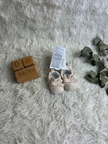 Paire de chaussures beige pour bébé Kiabi taille 0-3 mois