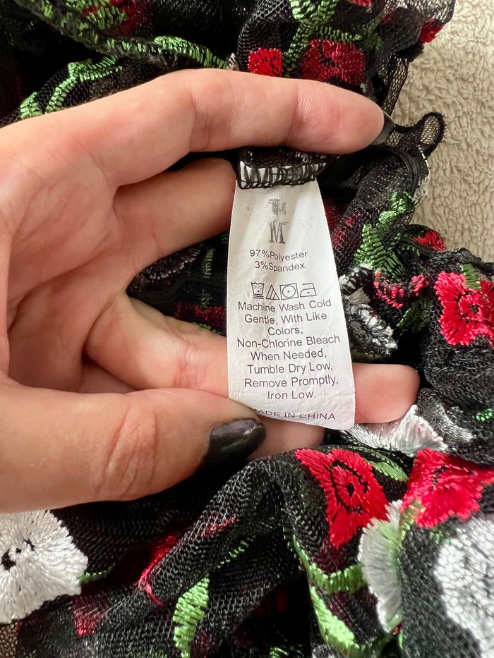 Top transparent à fleurs brodées – taille M - photo numéro 3