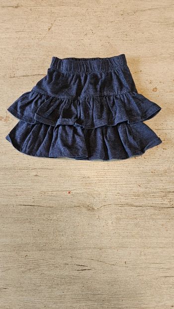 Jupe courte bleu à volants, Kiabi, 5 ans, jamais mise