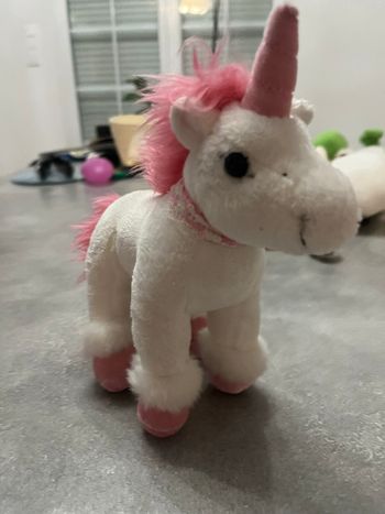 Peluche licorne 