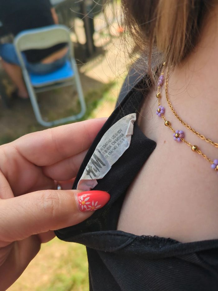 Tee shirt h&M carton 🍒 - photo numéro 3