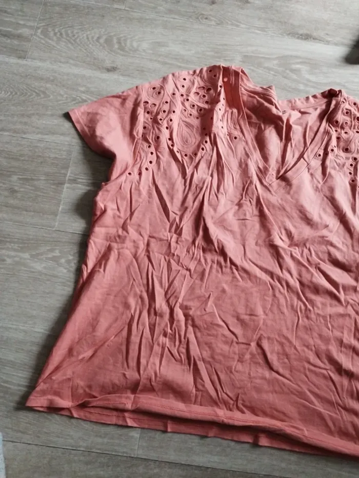 Tee shirt 50/52 - photo numéro 2