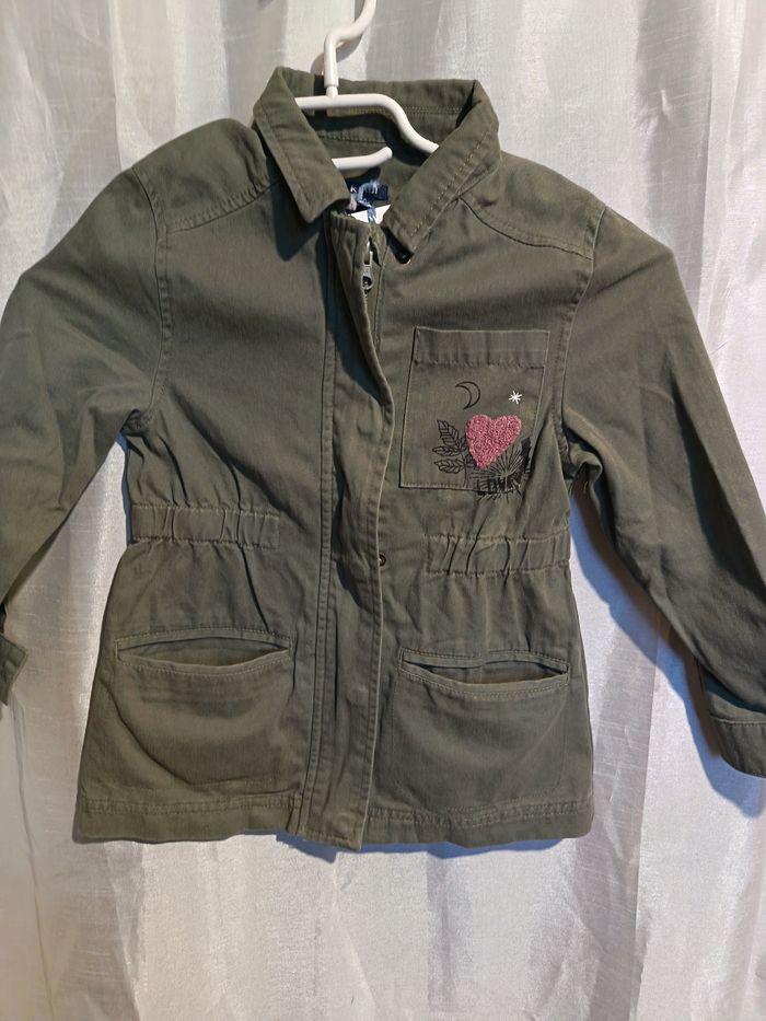 veste baroudeur kaki de Kiabi 4 ans réf 59 D19