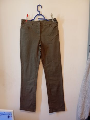 Jean de femme de marque yessica tout neuf taille 40