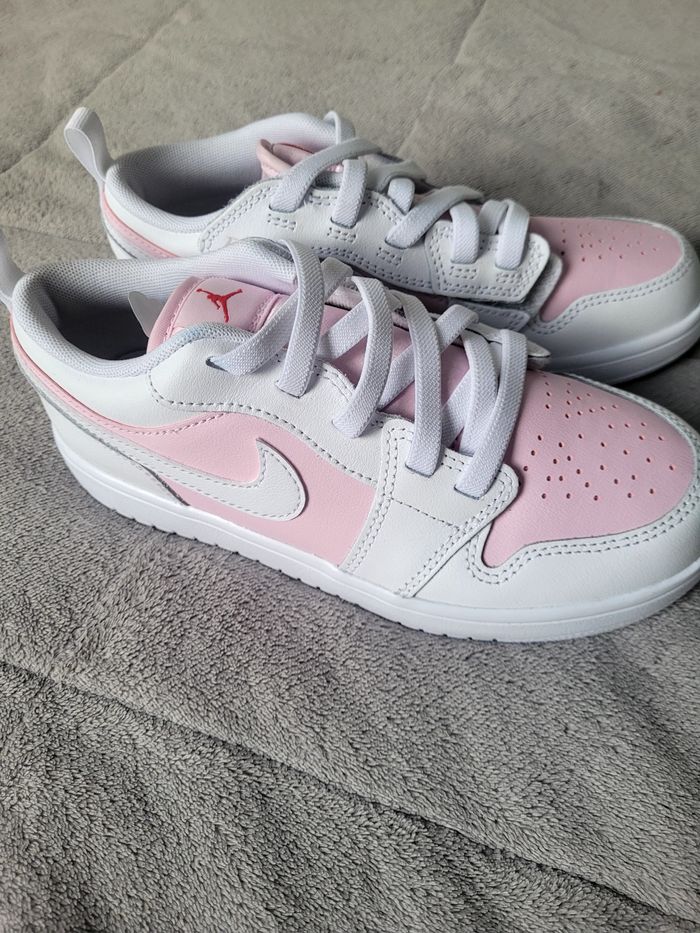 Basket Jordan Low rose - photo numéro 2
