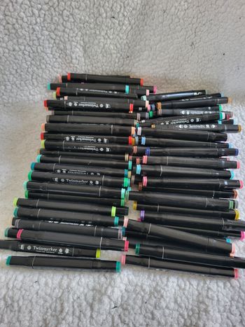 Lot de 130 feutres twinmarker