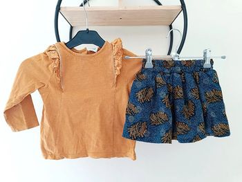 23 mois 2 ans ensemble teeshirt tape a l'oeil et jupe storytelling