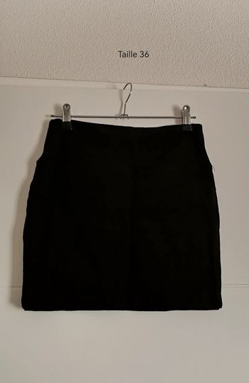 Jupe courte taille 36