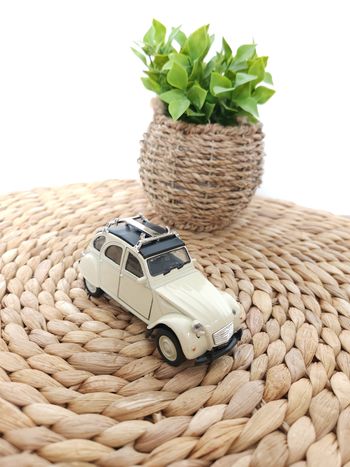 Miniature Citroën 2 CV Surf Welly