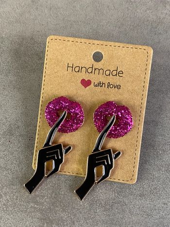 Boucles d oreilles acier chutttt