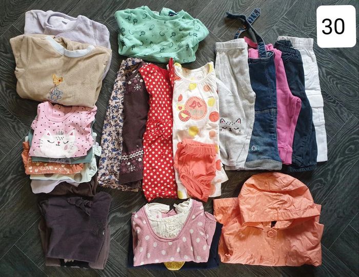 Lot de 23 vêtements été fille 9 mois