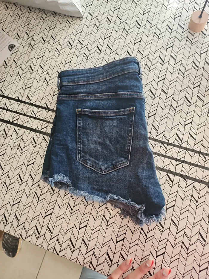 Short marque H&M - photo numéro 4