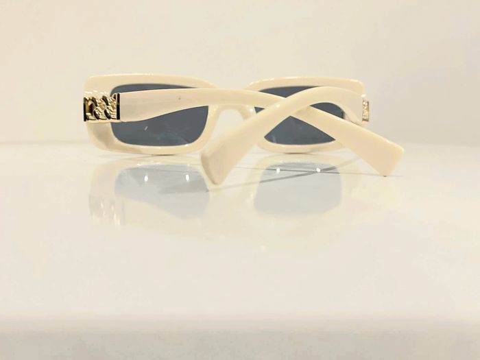 Lunette de soleil femme Polarisée bras en chaîne dorée taille small - photo numéro 9