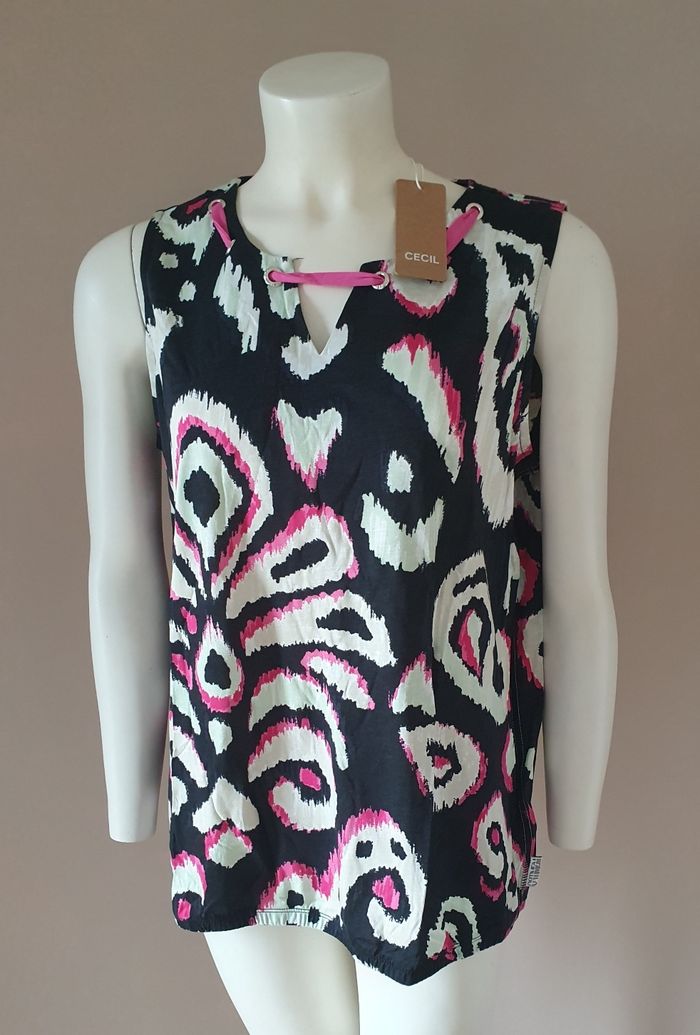 Superbe haut sans manche Cécil 🖤 - photo numéro 5