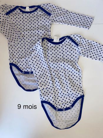 Lot de deux bodies 9 mois