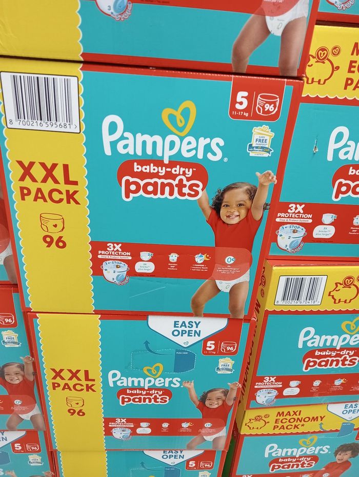 Deux cartons de couches Pampers pants taille 5
