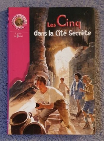 Livre Jeunesse, format poche "Les Cinq dans la Cité Secrète" (Dès 9 ans) / Hachette