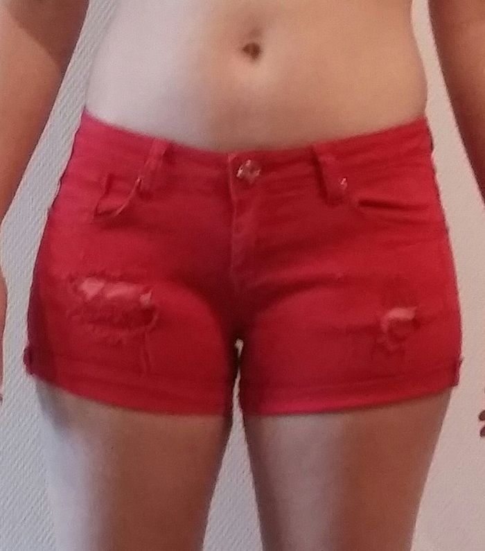 Short en jeans rouge