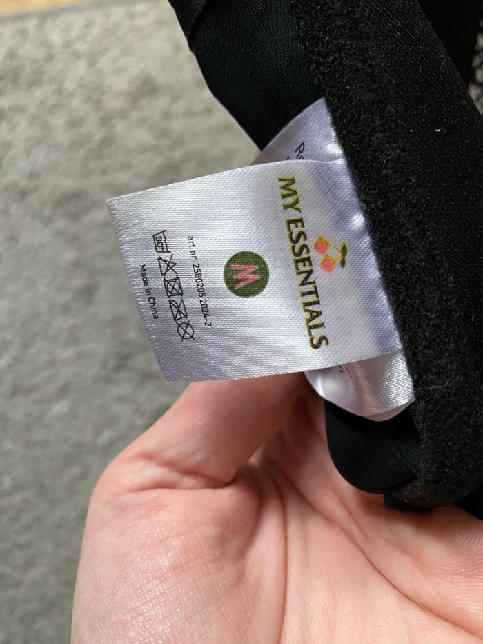 Soutien gorge dentelle noir - photo numéro 5