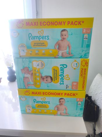 Paquets de couches Pampers premium protection 