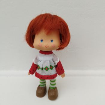 Poupée charlotte aux fraises