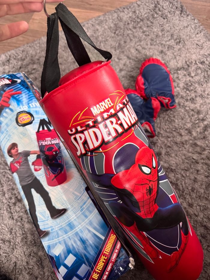 Set de boxe Spider-Man (sac + gants) - photo numéro 2
