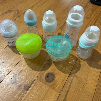 Lot biberon et boîte poudre lait avec séparateur