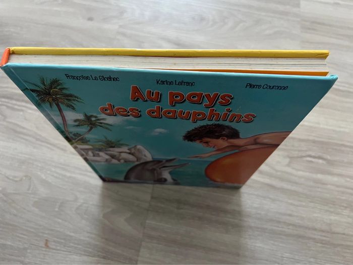Livre au pays des dauphins - photo numéro 5