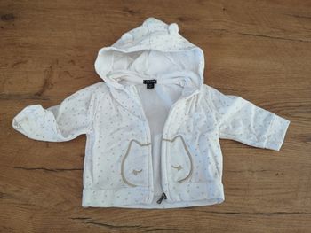 Veste à capuche kiabi blanche 6 mois