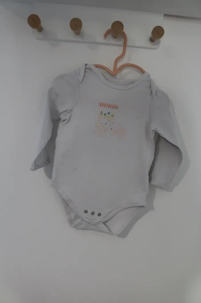 Lot bodies hiver fille 12 mois - photo numéro 2