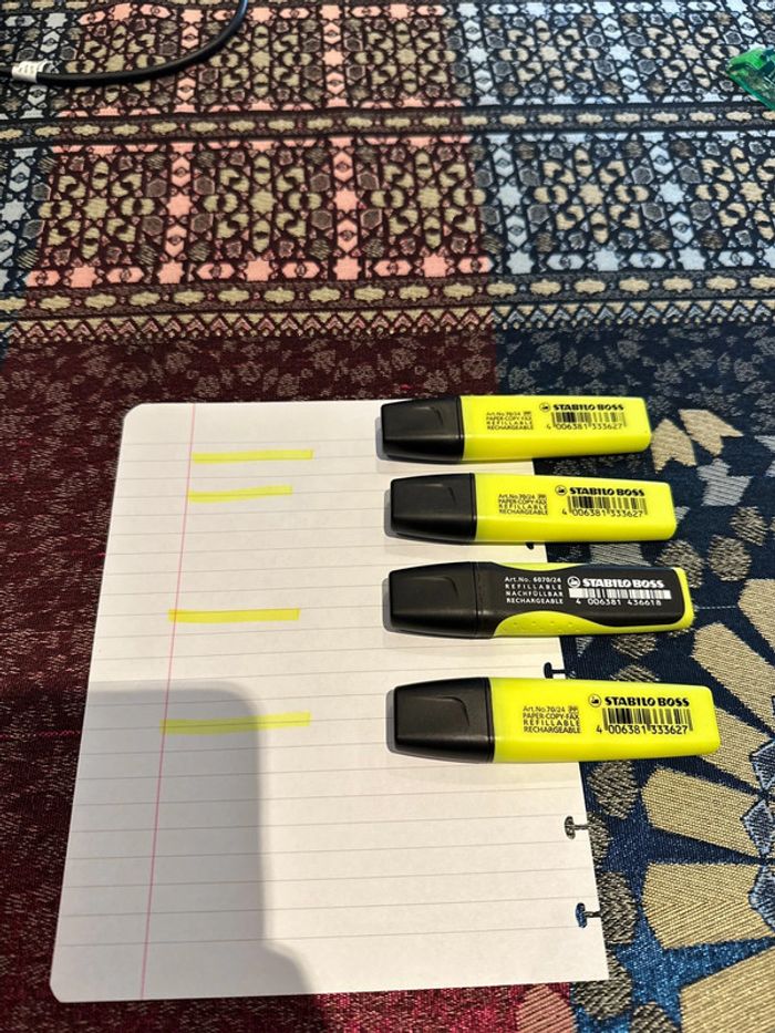 Lot de 4 fluos Stabilo jaunes - photo numéro 2