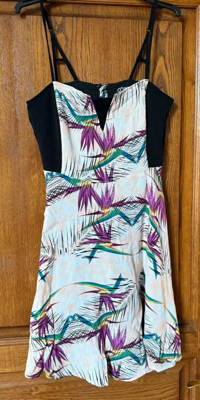 Robe fleurie taille 38 oora forme princesse