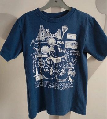 Tee-shirt manches courtes bleu Disney store taille 5-6 ans
