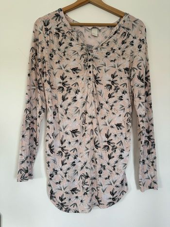 Top hm manche long rose fleurie taille M