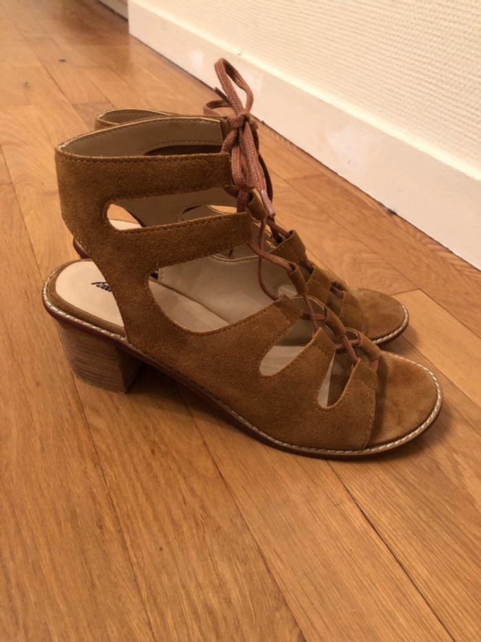 Sandales en cuir camel pointure 38 - photo numéro 2