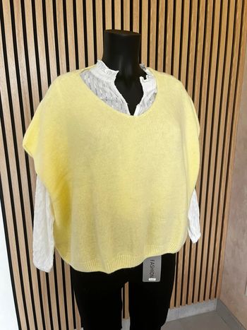 Pull sans manche jaune