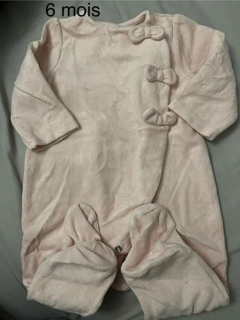 Pyjama tape à l’œil - rose - avec noeuds - 6 mois