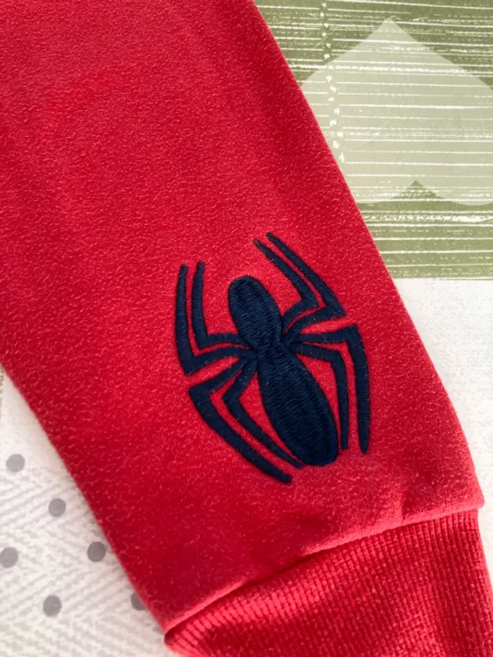 Survêtement spiderman taille 10 ans (140 cm) - photo numéro 3