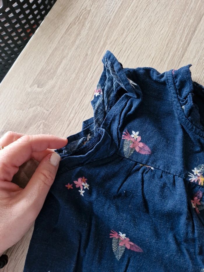 Blouse fleurs. 10 ans. - photo numéro 3