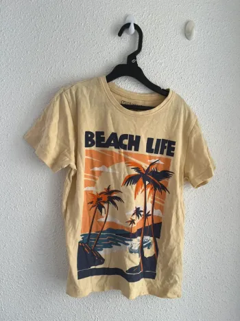 T-shirt Primark taille 7-8 ans 💫