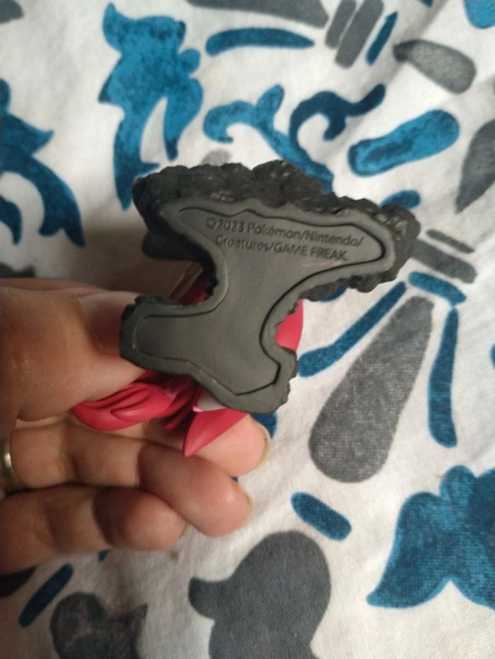 Figurine Pokémon Zamazenta shiny 2023 (neuve) - photo numéro 6