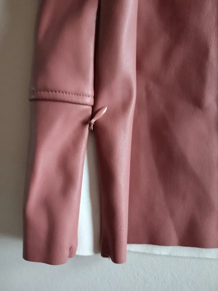 Top court Amisu - photo numéro 4