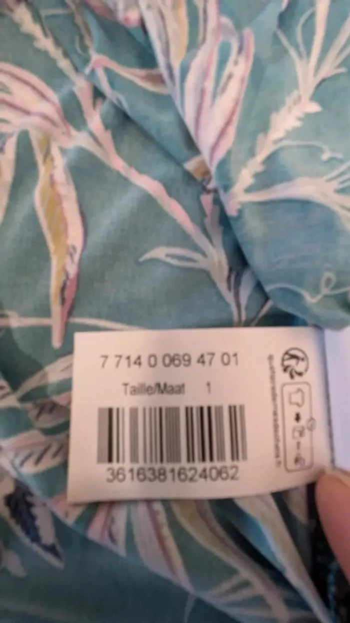 Tee-shirt été imprimé fleur indienne - neuf avec étiquette Armand-thiery taille - photo numéro 3